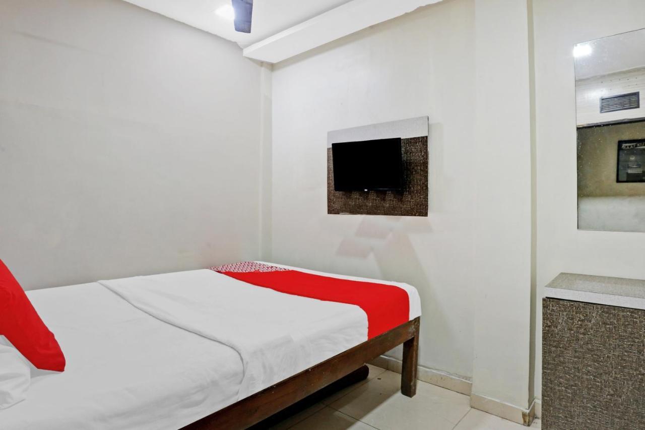 Oyo 84398 Maroshi Residency Мумбаи Экстерьер фото